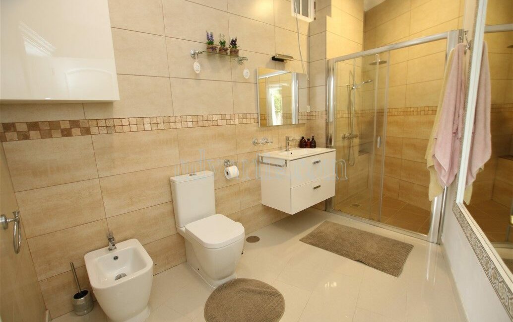 2-bedroom-apartment-for-sale-in-san-eugenio-alto-adeje-tenerife-38660-0216-13